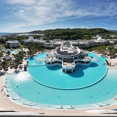 The Signature Level At Grand Palladium Lady Hamilton Resort & Spa Lucea Εξωτερικό φωτογραφία